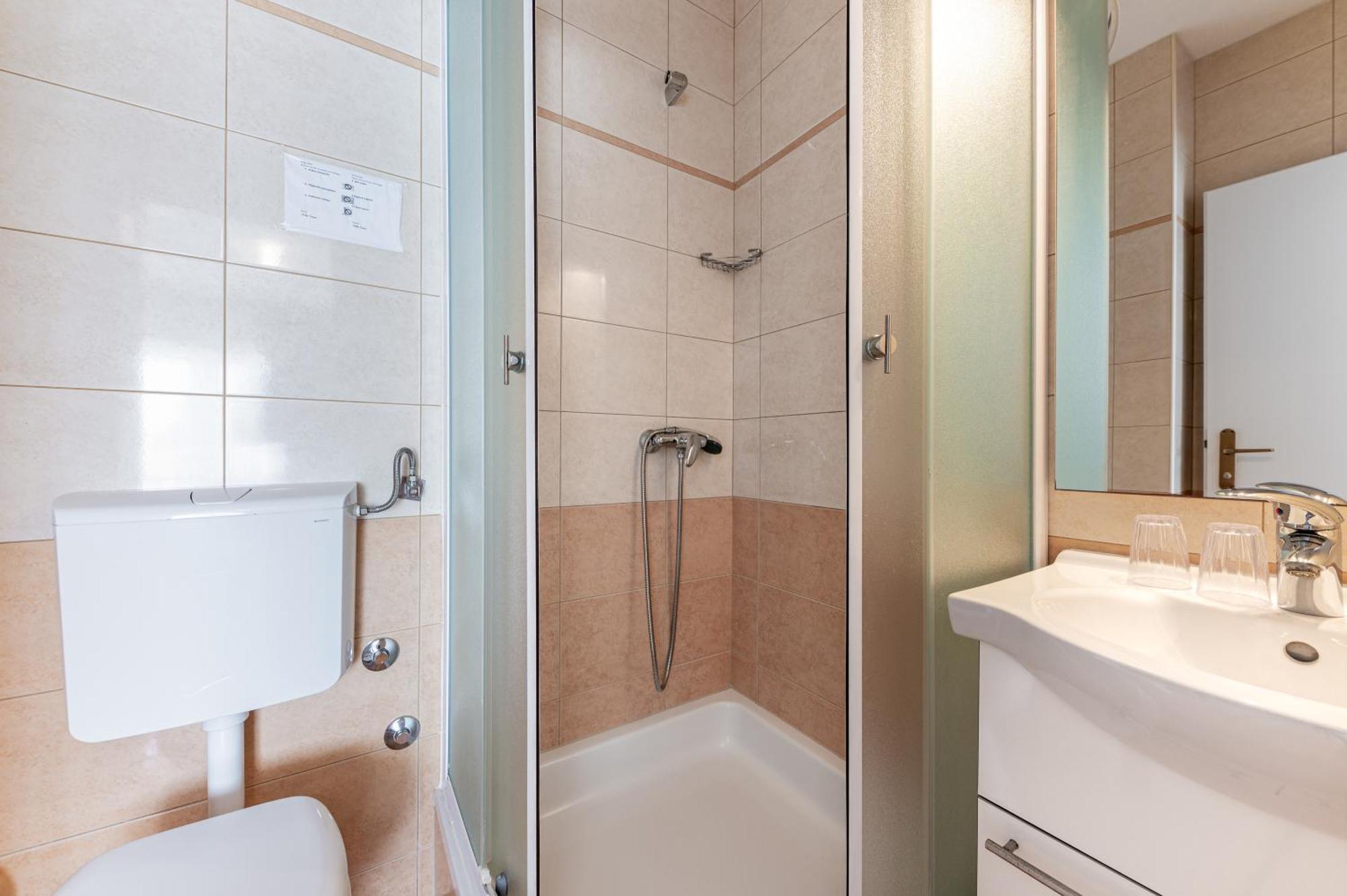 Bed And Breakfast Ivona Baska Voda Room photo