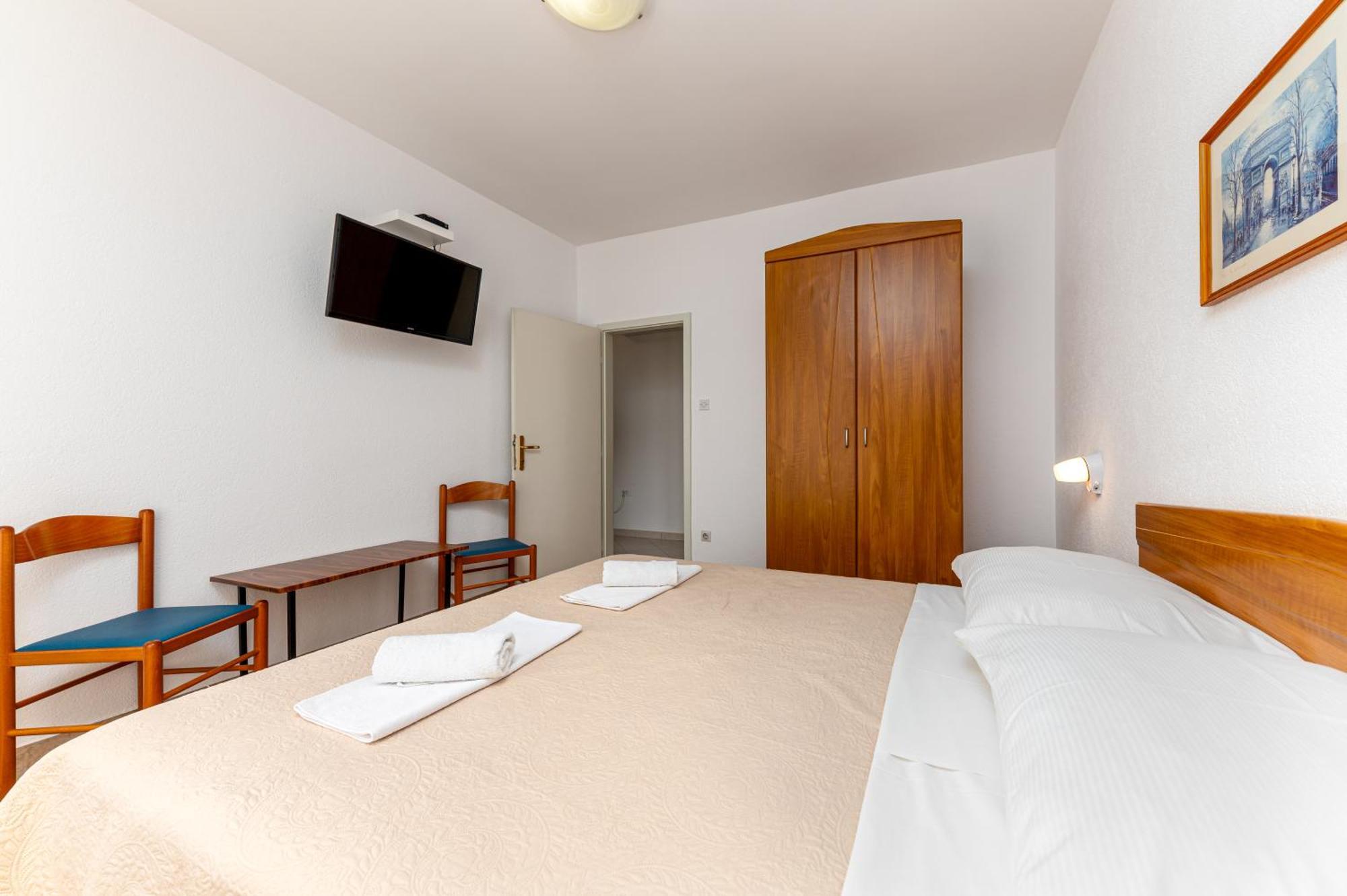 Bed And Breakfast Ivona Baska Voda Exterior photo
